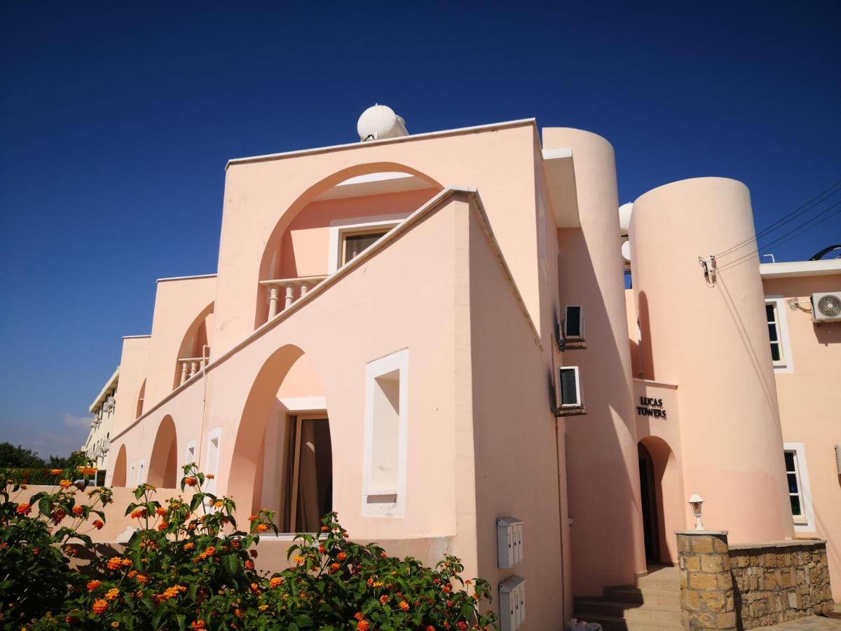 Seashell Apartments Paphos Ngoại thất bức ảnh