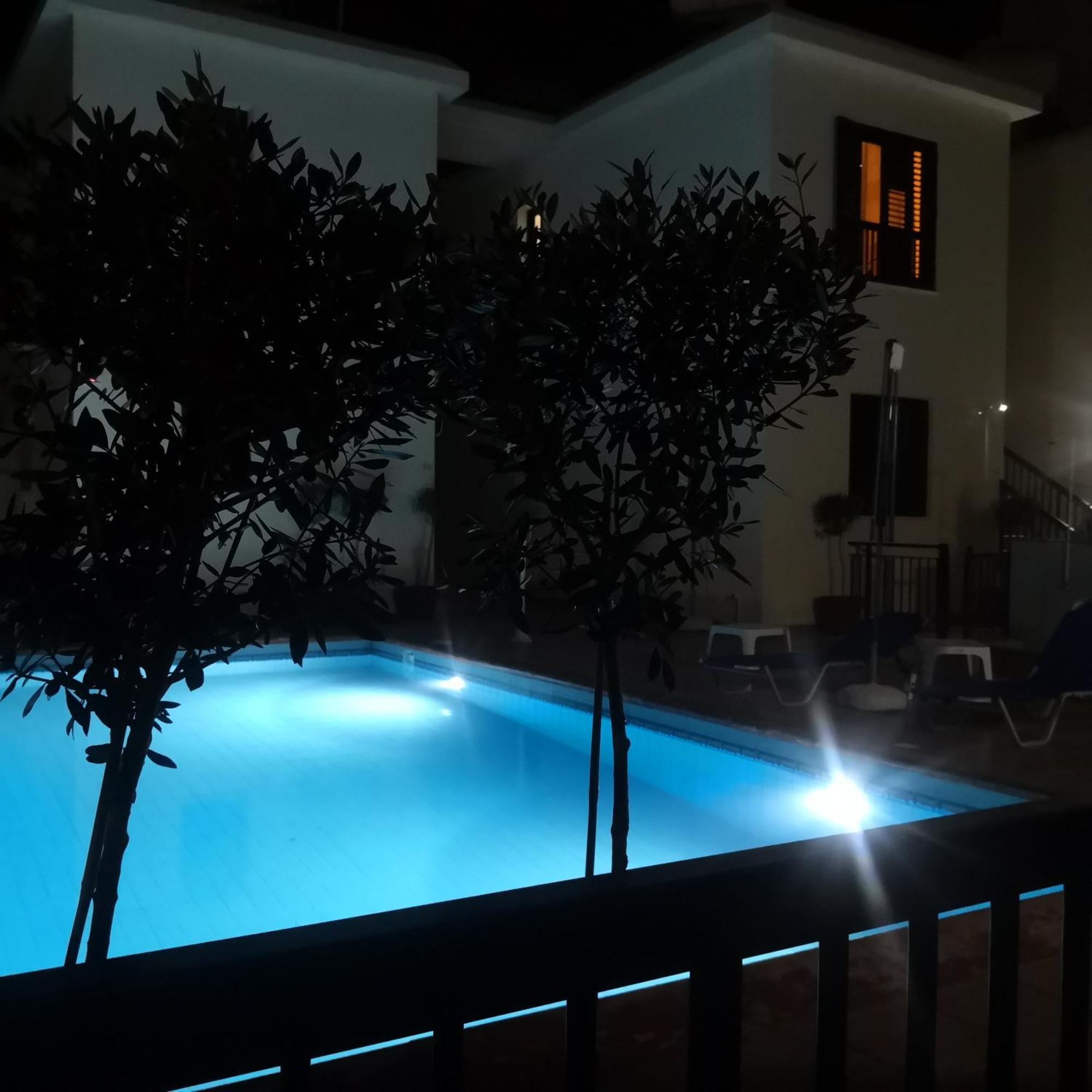 Seashell Apartments Paphos Ngoại thất bức ảnh