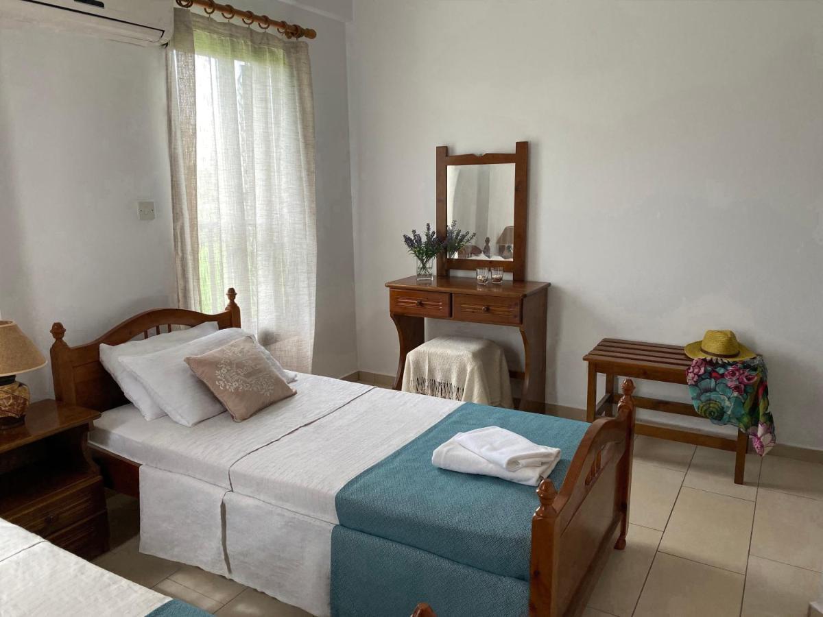Seashell Apartments Paphos Ngoại thất bức ảnh