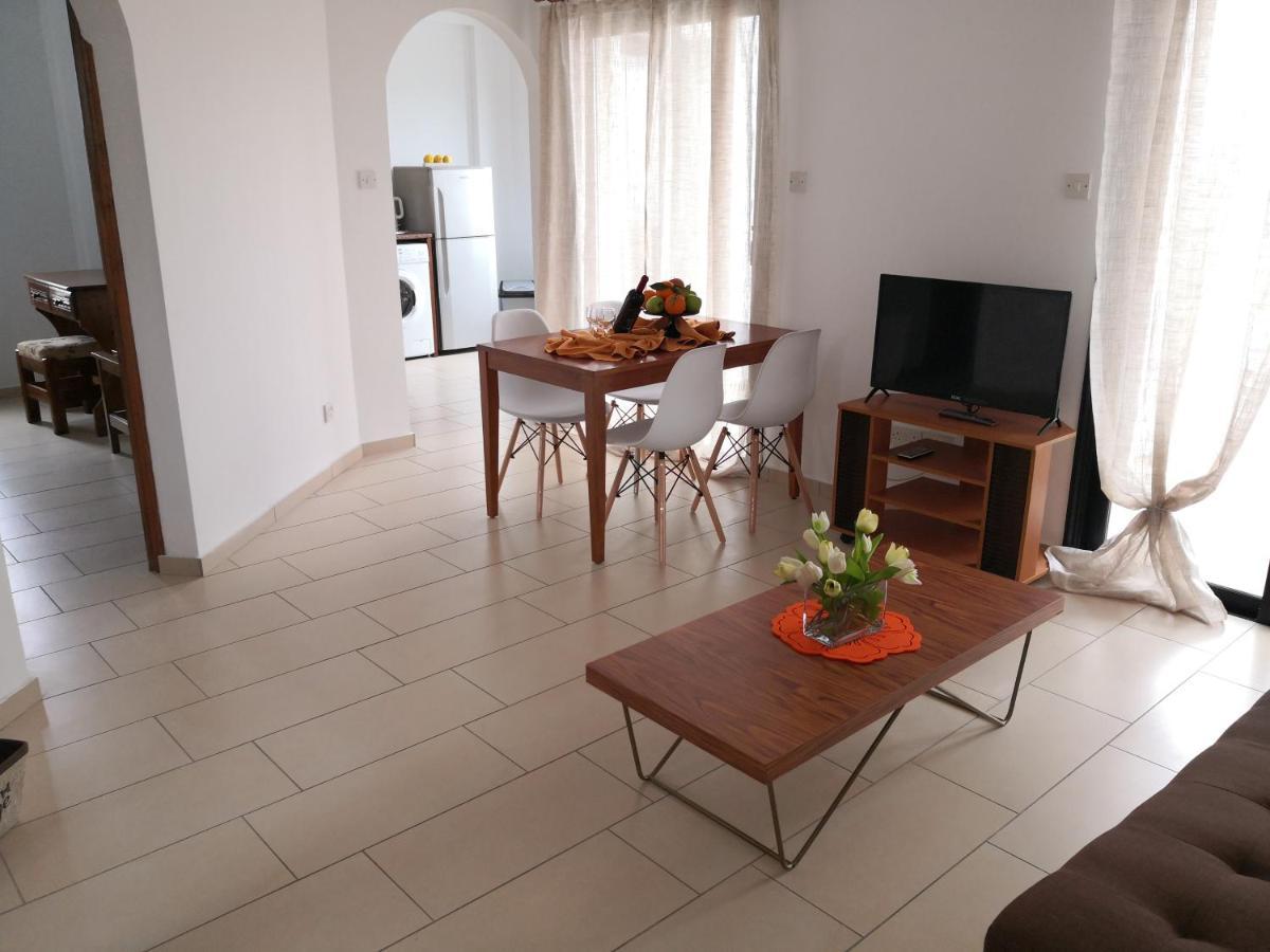 Seashell Apartments Paphos Ngoại thất bức ảnh